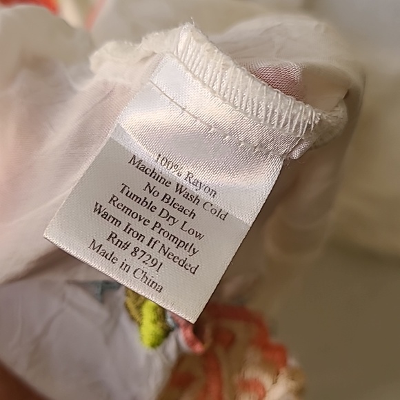 Johnny Was White Blouse Floral Embroidery XS Rayon Long Sleeve FLAW flowy Boho - Picture 10 of 10